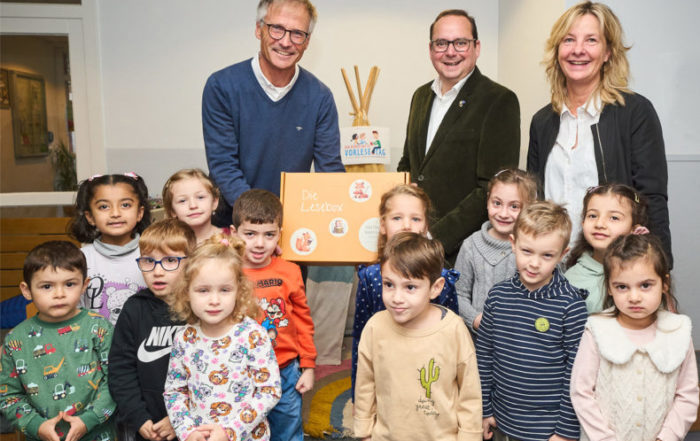 Kinderstiftung Übergabe Lesebox