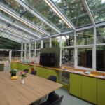 Wintergarten mit Kuchenbuffet